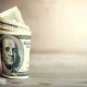 ضربه مهلک دلار بر معیشت کارگران، بازنشستگان و معلمان