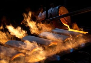 نزدیکی طلا به رکورد تاریخی؛ سرمایه‌گذاران در جست‌وجوی پناه‌گاه امن