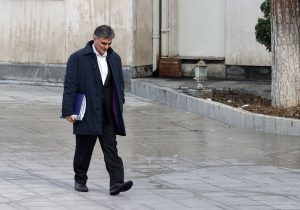 گزارش ویژه فرزین به مجلس خبرگان درباره نوسانات ارزی