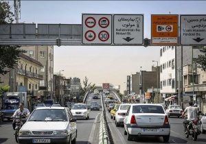 وابستگی تهرانی‌ها به خودروهای شخصی، چالش اصلی ترافیک و آلودگی هوا