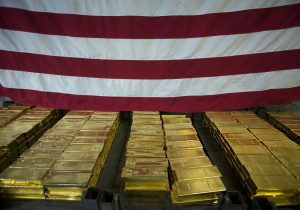 جهش طلایی در گردباد تعرفه‌ها؛ عبور قیمت طلا از ۳۳۰۰ دلار با فرمان ترامپ