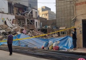 ریزش ساختمان مسکونی در خیابان خلیج