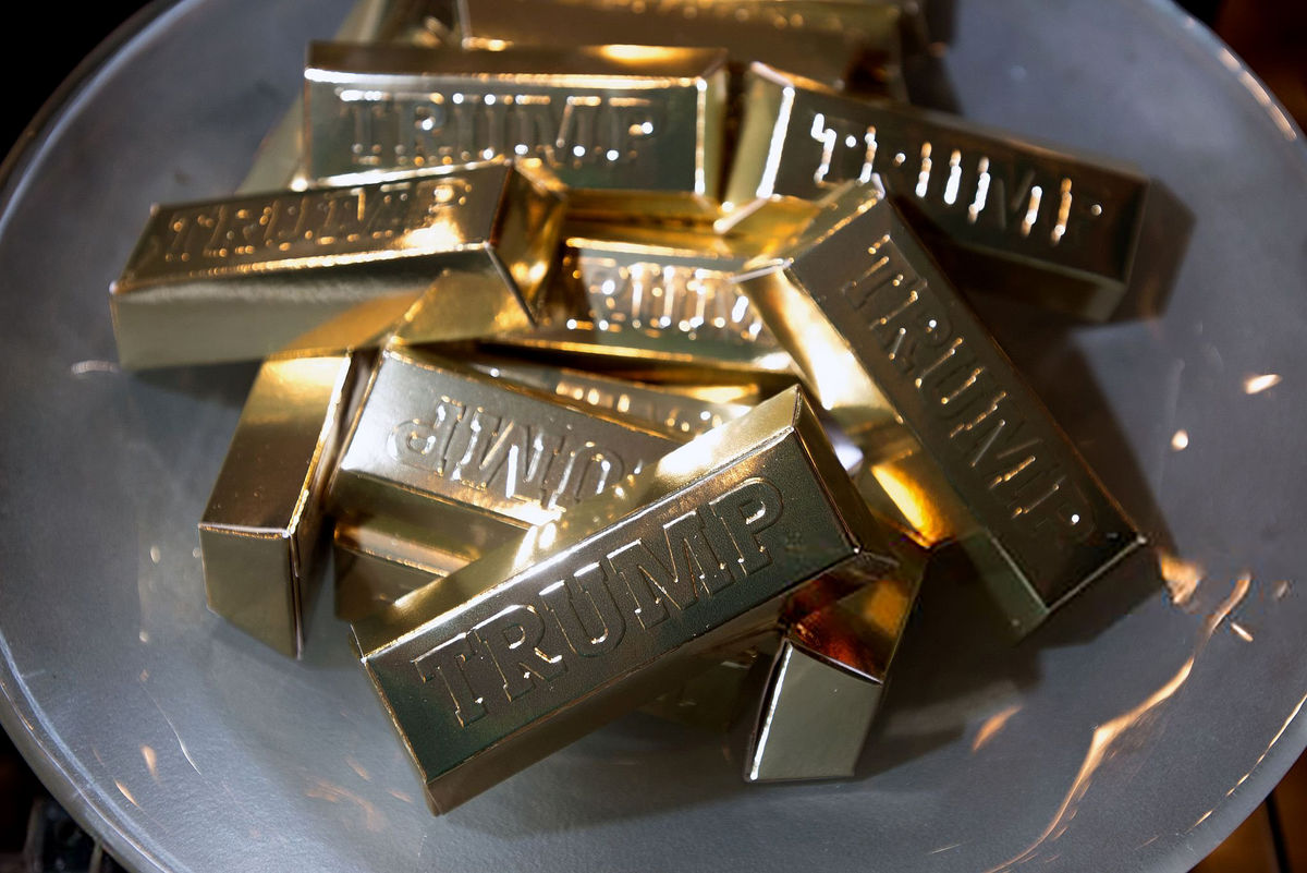 سرخ‌پوشی طلا و سکه در روز رکوردشکنی طلای جهانی / بورس به سرعت‌گیر رسید