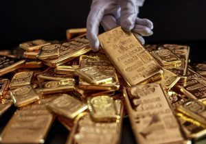 طلا رکورد تازه‌ای زد/ دلار رنج شد