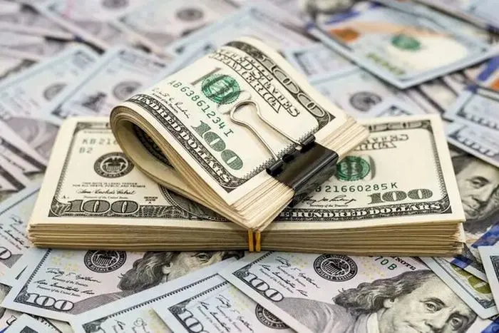 قیمت دلار در بازار آزاد سر به فلک زد (۳۰ فروردین ۱۴۰۴)