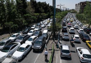 سفرهای کاری و آموزشی در تهران کم شد/ کاهش سرعت تردد