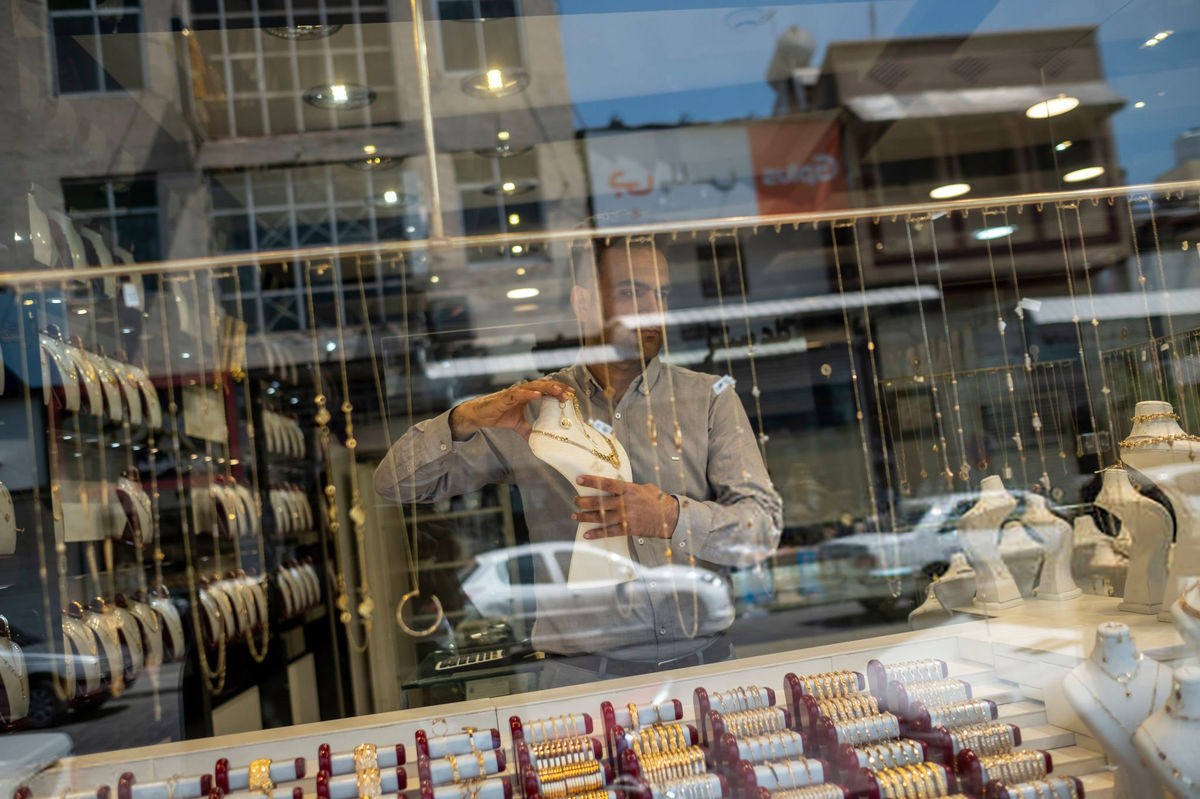 ضوابط معاملات برخط طلا منتشر شد؛ فروش فقط با پروانه کسب