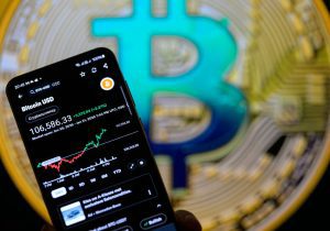 آماده‌باش بازار رمزارز؛ معامله‌گران در انتظار جهش جدید بیت‌کوین