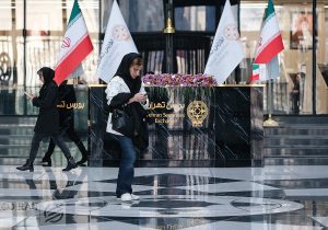 بازارهای مالی در تقاطع ریسک و امید؛ سرنوشت مبهم شاخص‌ها در بزنگاه تصمیم‌سازان