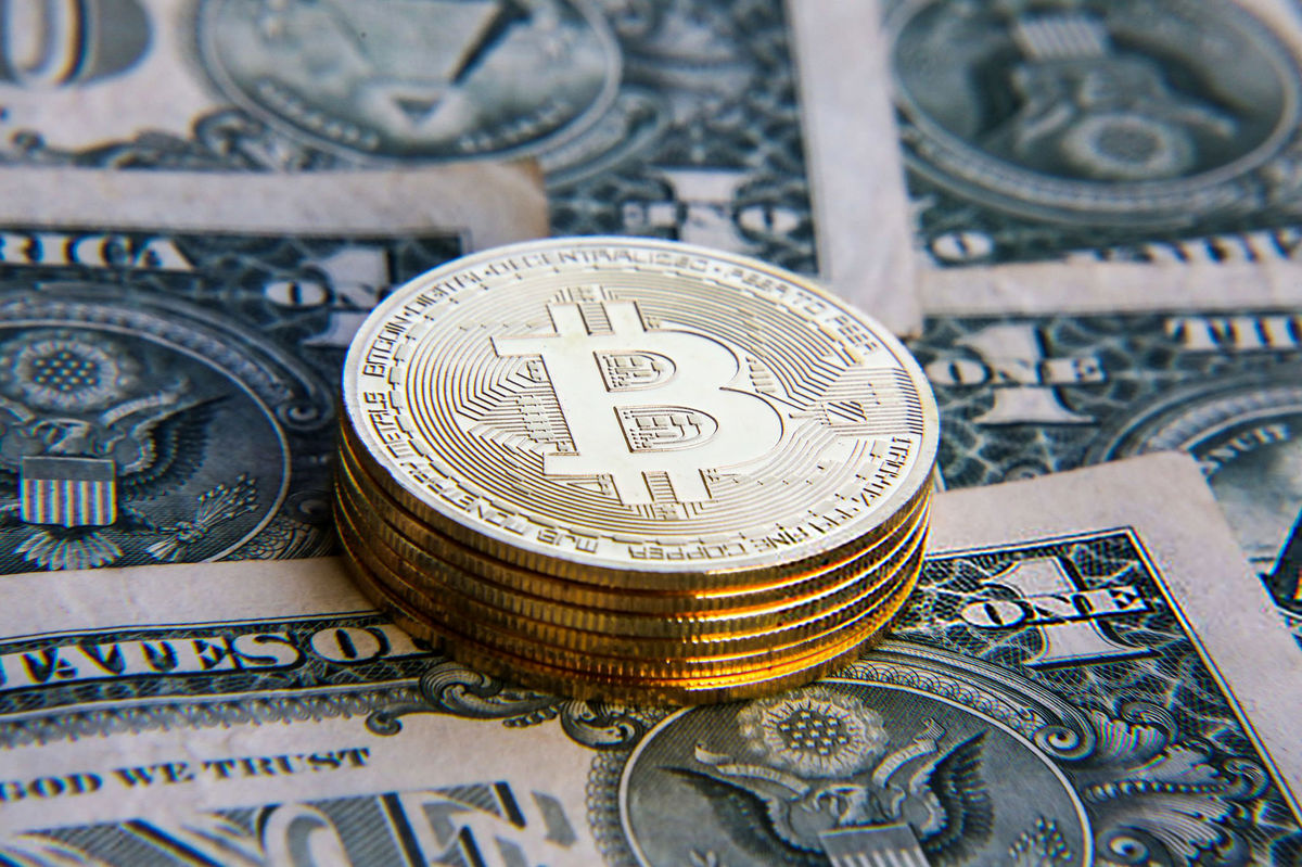 بیت‌کوین از قله ۱۱۸ هزار دلار عقب‌نشینی کرد؛ بازار رمزارز در فاز انتظار