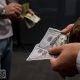 بی‌میلی بازار به خریدوفروش پرریسک؛ قیمت دلار در برزخ ۹۲ هزار تا ۹۴ هزار تومان