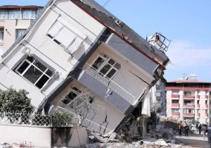 تخریب بیش از ۱۲ ساختمان در ترکیه در پی زلزله قوی ۶.۱ ریشتری