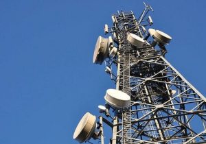 توقف موقت اجرای احکام جمع‌آوری دکل‌های مخابراتی در تهران