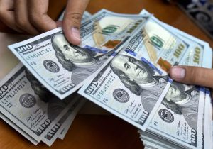 دلار آمریکا در سراشیبی؛ چشم بازارها به توافق آمریکا و چین