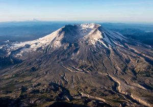 شرق دور روسیه دوباره لرزید؛ فوران آتشفشان خُفته پس از ۶۰۰ سال