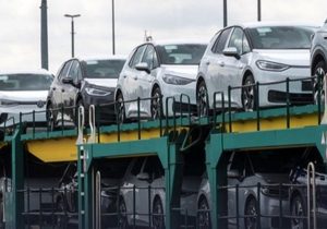 واردات خودرو ادامه دارد اما تعرفه‌ها در دست بررسی است