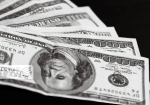 قیمت دلار امروز/ دلار ۱۴۲هزار تومان شد + جدول و جزئیات کامل