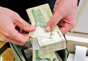 پیش‌بینی یک فعال کارگری / حقوق کارگران در نیمه دوم سال چقدر بیشتر می‌شود؟
