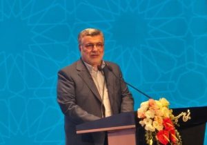 گلایه وزیر بهداشت از تجویز ۱۰۰ عدد آموکسی‌سیلین در نسخه بیمار